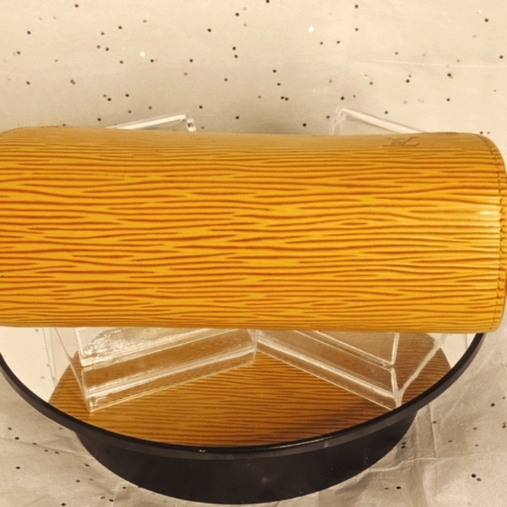 Louis Vuitton Dauphine Yellow and Purple Cosmetic Bag with Elegant Texture - Picture 10 of 16